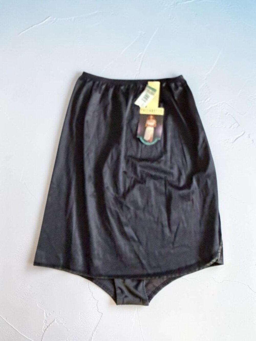 VASSARETTE Vintage Black Slip Skirt Size Medium NEW NWT